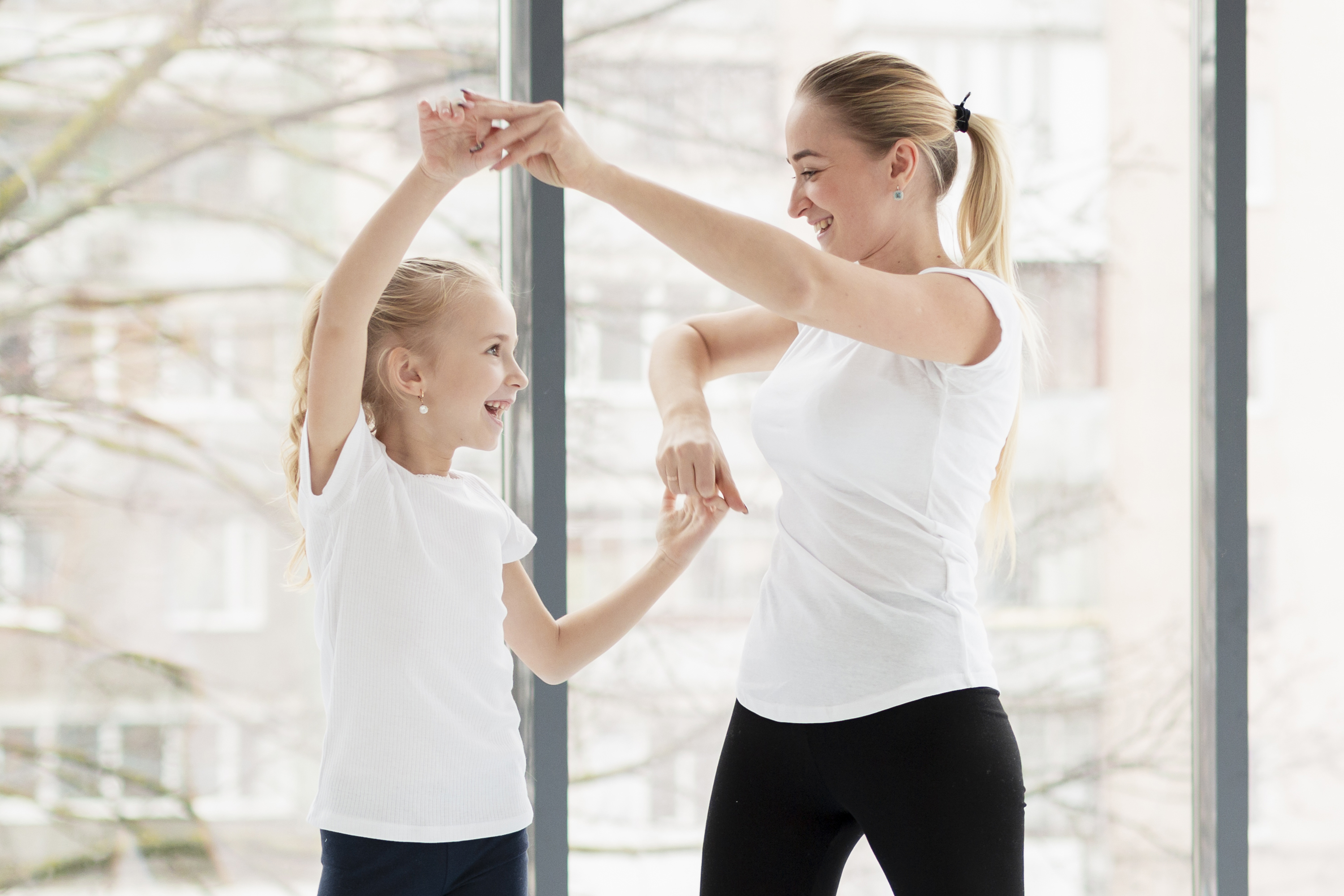 danse parents- enfants, danse adolescents,danse jeunes adultes, séniors, enfants, handicap, activité physique, activité physique douce, activité physique adaptée,
danse, danser, danse d'improvisation, danse intuitive, danse contemporaine, détente, bien-être, être libre, lâcher prise, oser, confiance en soi, estime de soi, s'amuser, se lâcher, se libérer, zen, méditation, sophrologie, cohérence cardiaque,
 posture, renforcement musculaire, danse intuitive, Bassin d'Arcachon, Mios, Audenge, Salles, Le Barp, Mqarcheprime, Lanton, Andernos, La teste de Buch, Gujan Mestras, Gradignan, Pessac, Mérignac, Le Teich, Arcachon, 33, Gironde