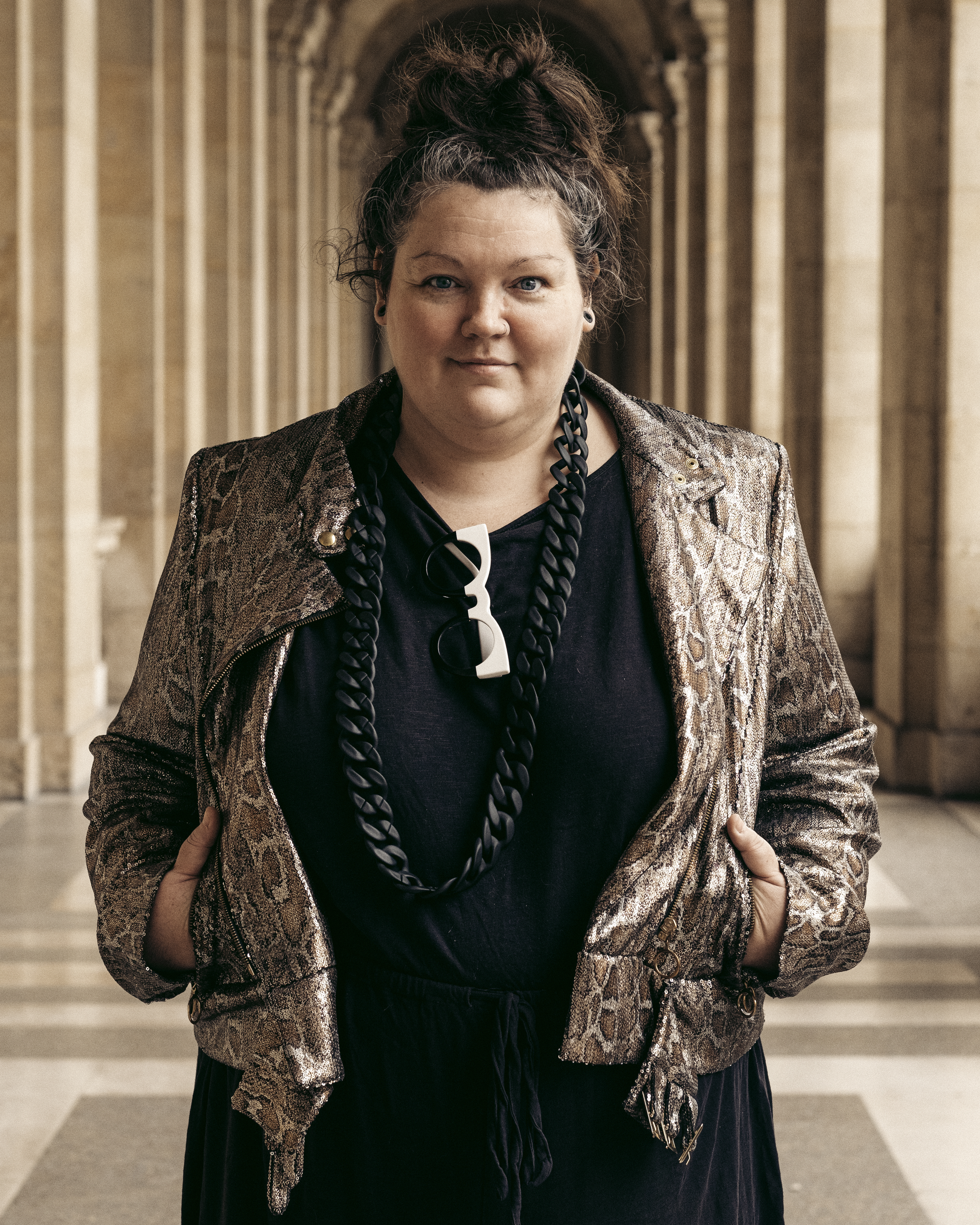 Mathilde-Souveraine-au-Louvre-3-Cre-dit-photo-Pierre-Diaz-