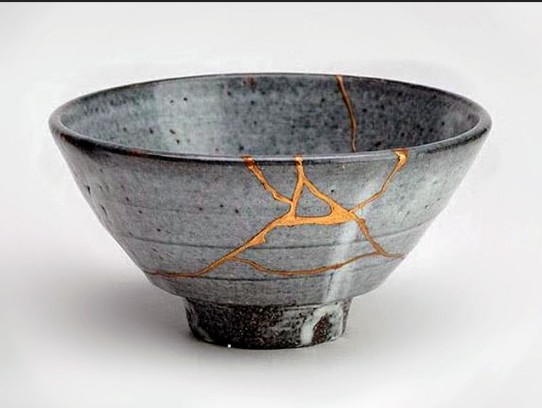 Vase-kintsugi