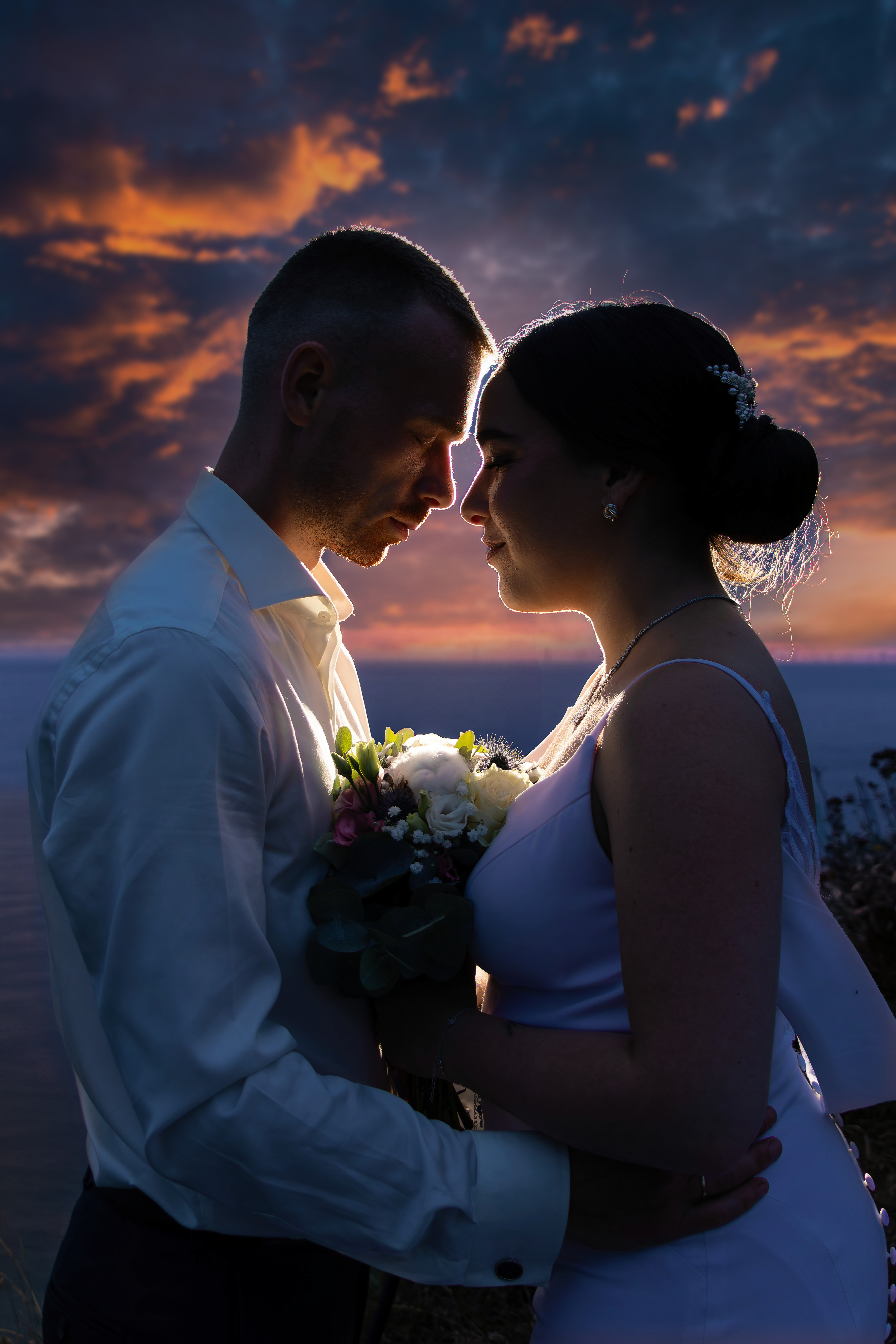 photo mariage couple coucher soleil