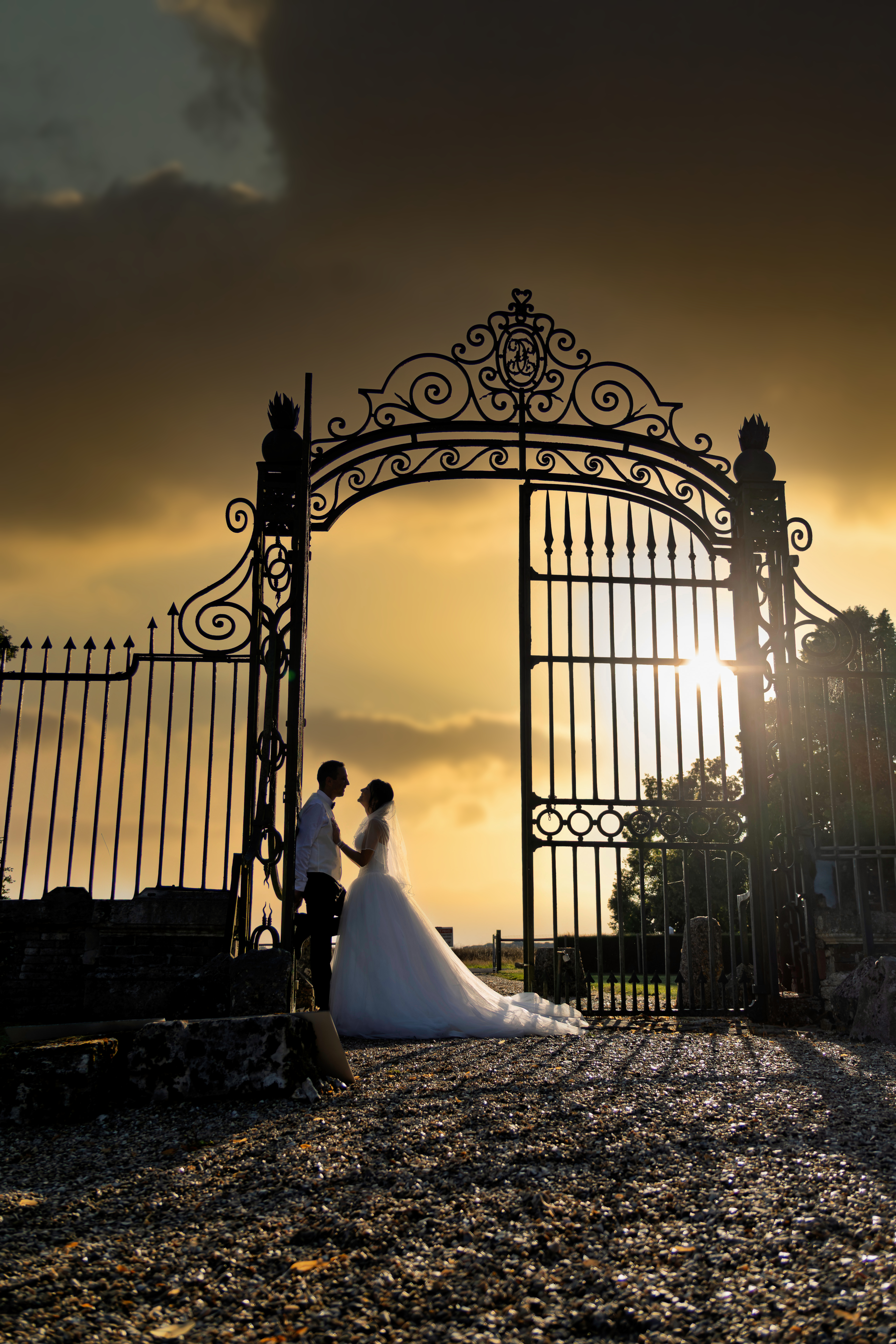 photo mariage couple coucher soleil