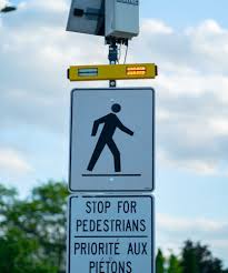 Feux-de-signalisation-intelligent-pour-pietons-1