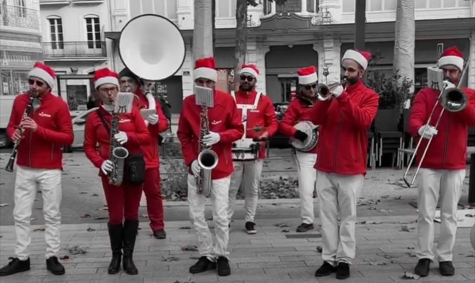 orchestre déambulant, swing de rue, banjo avec trio new orleans