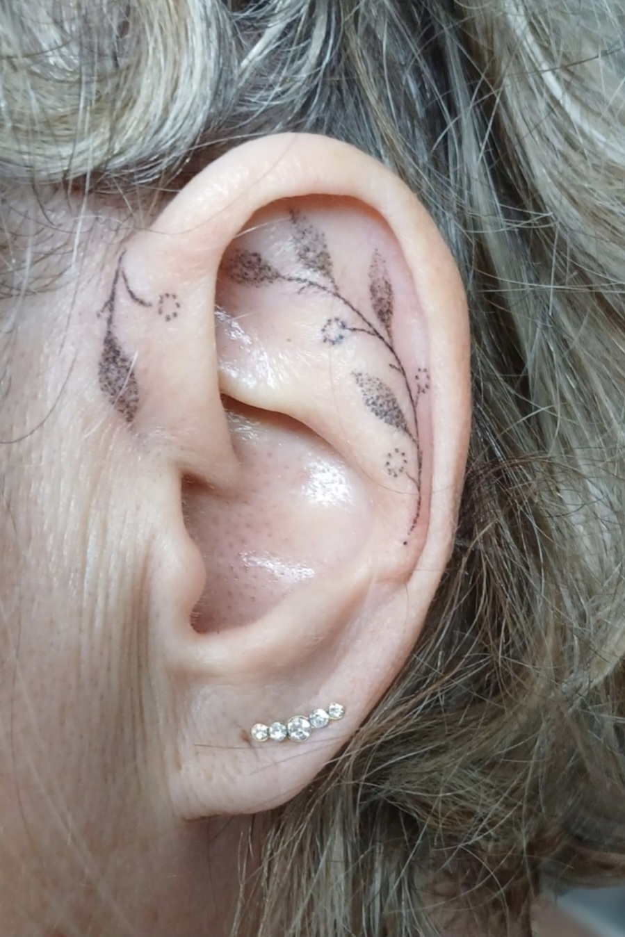 Tattoo oreille nicole