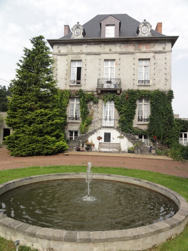 Fontaine-Chateau-Jacquet