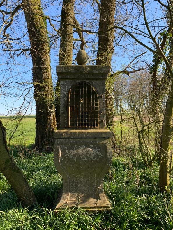 TH23a-Chapelle-des-Routures-Bois-des-Routures-