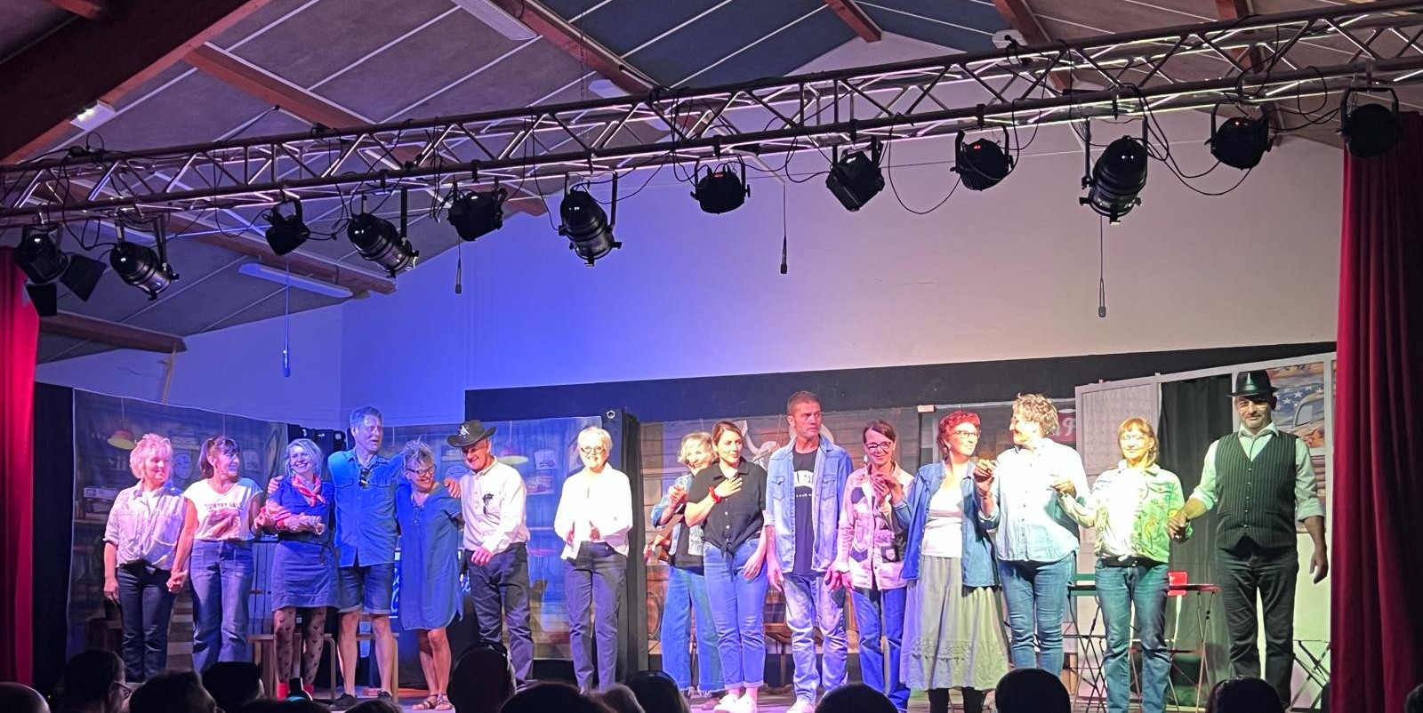 Troupe-salut-Route-66