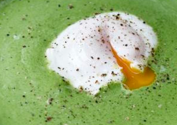 Oeufs-poches-au-cresson