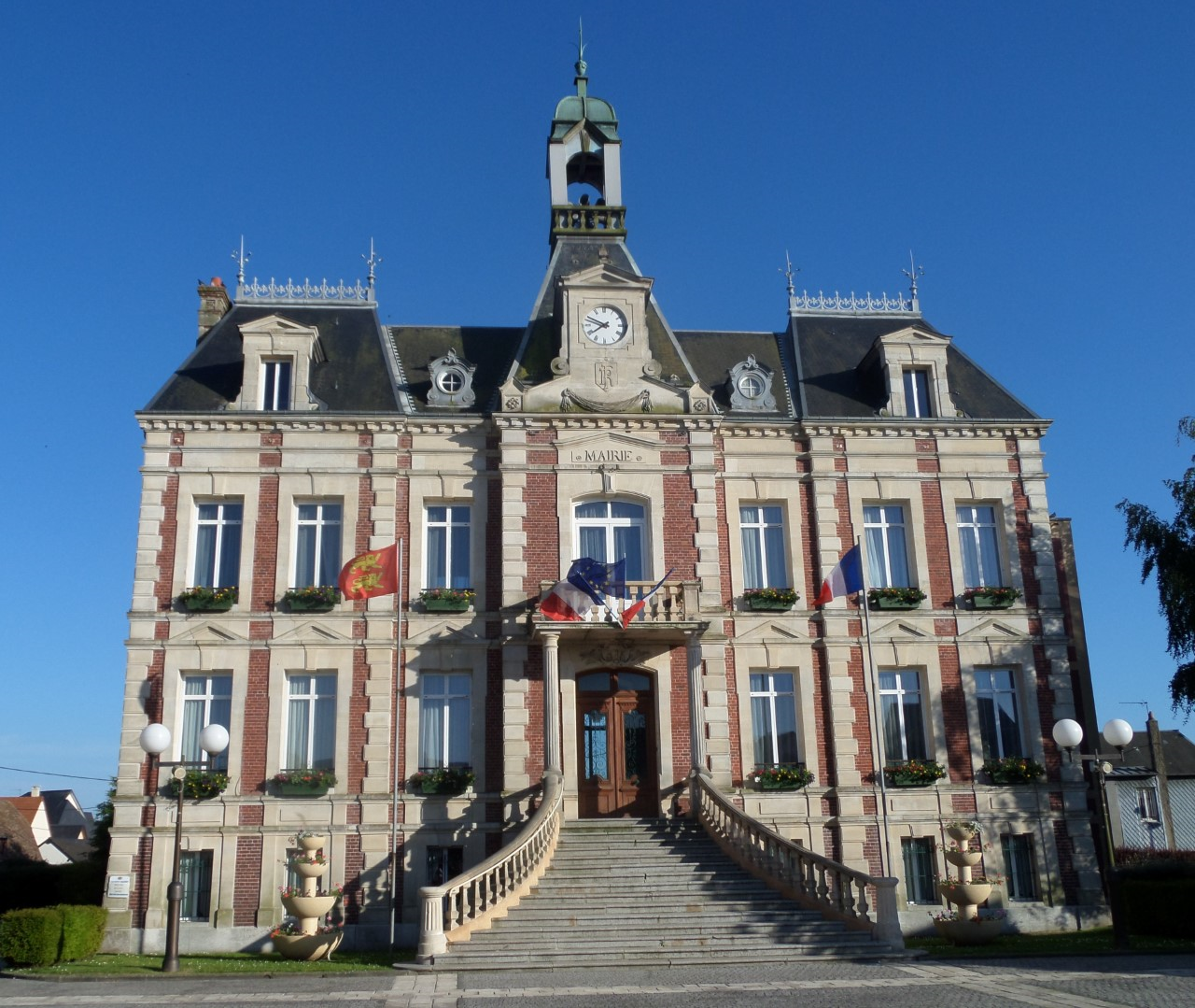 Bourg-achard-mairie-1