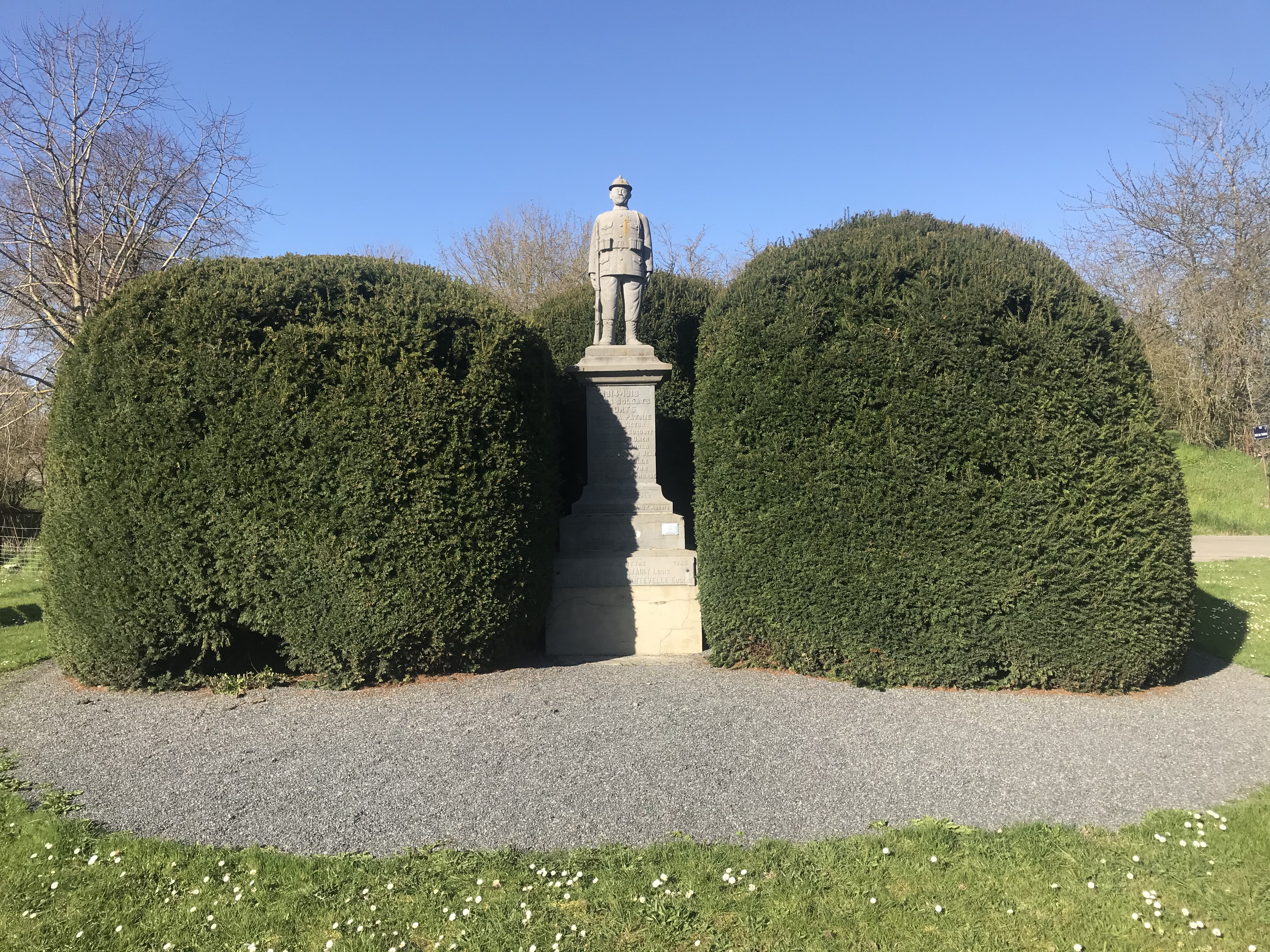 TH12a-Petit-Soldat-rue-du-Monument