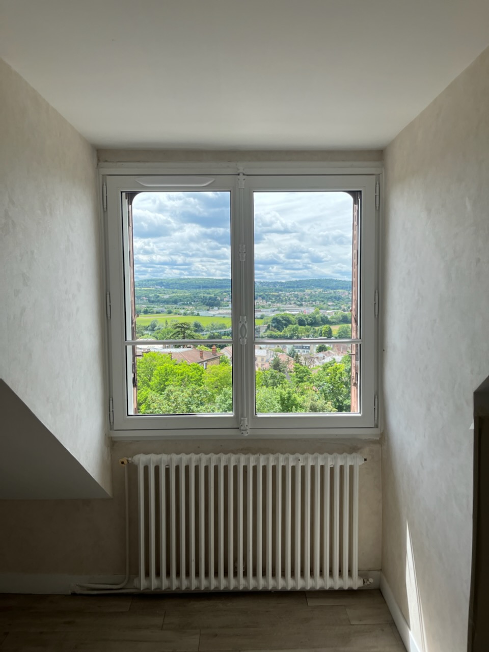 Fenetre bois mouton gueule de loup 1