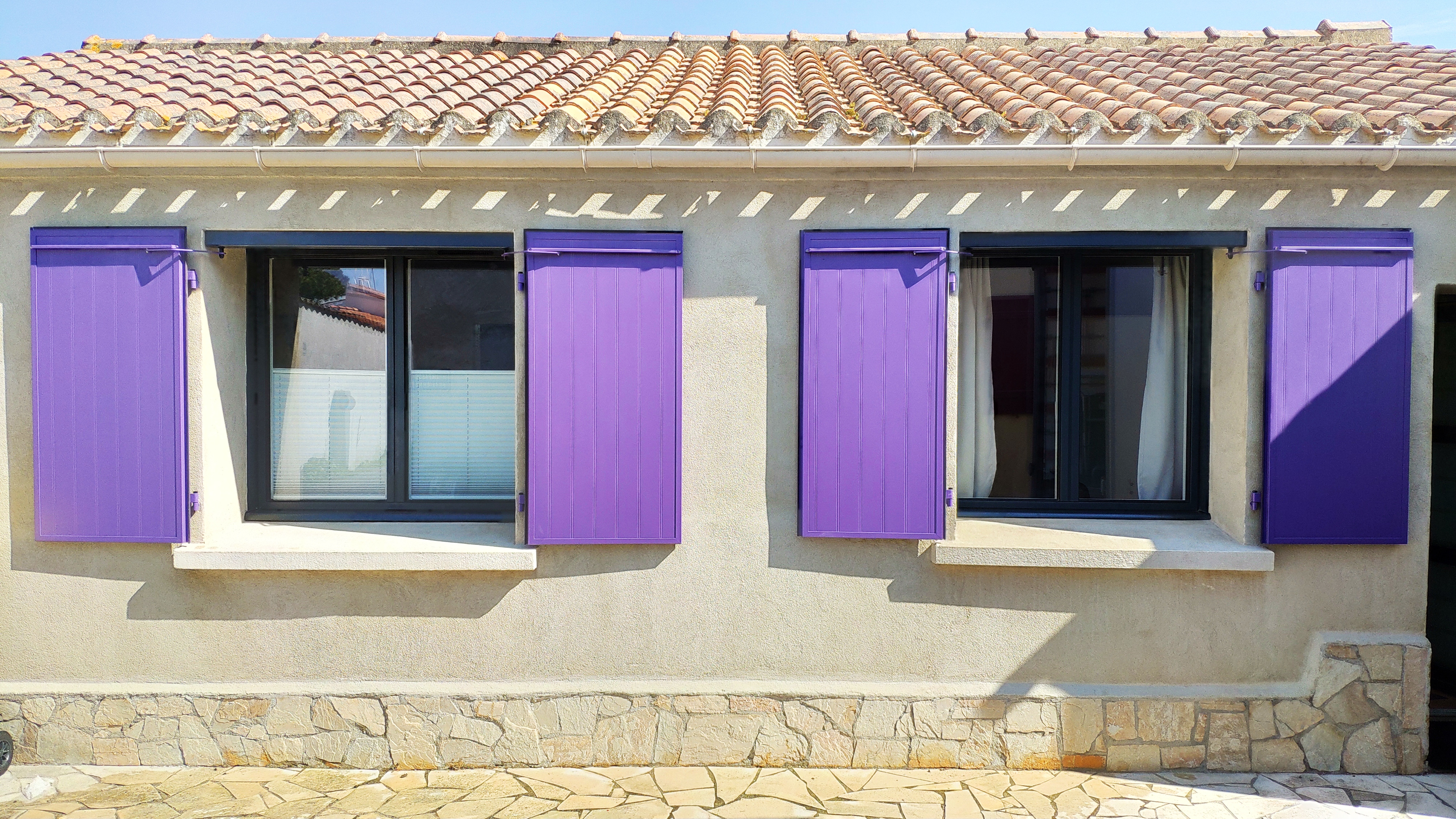 Volets battants motorises couleur