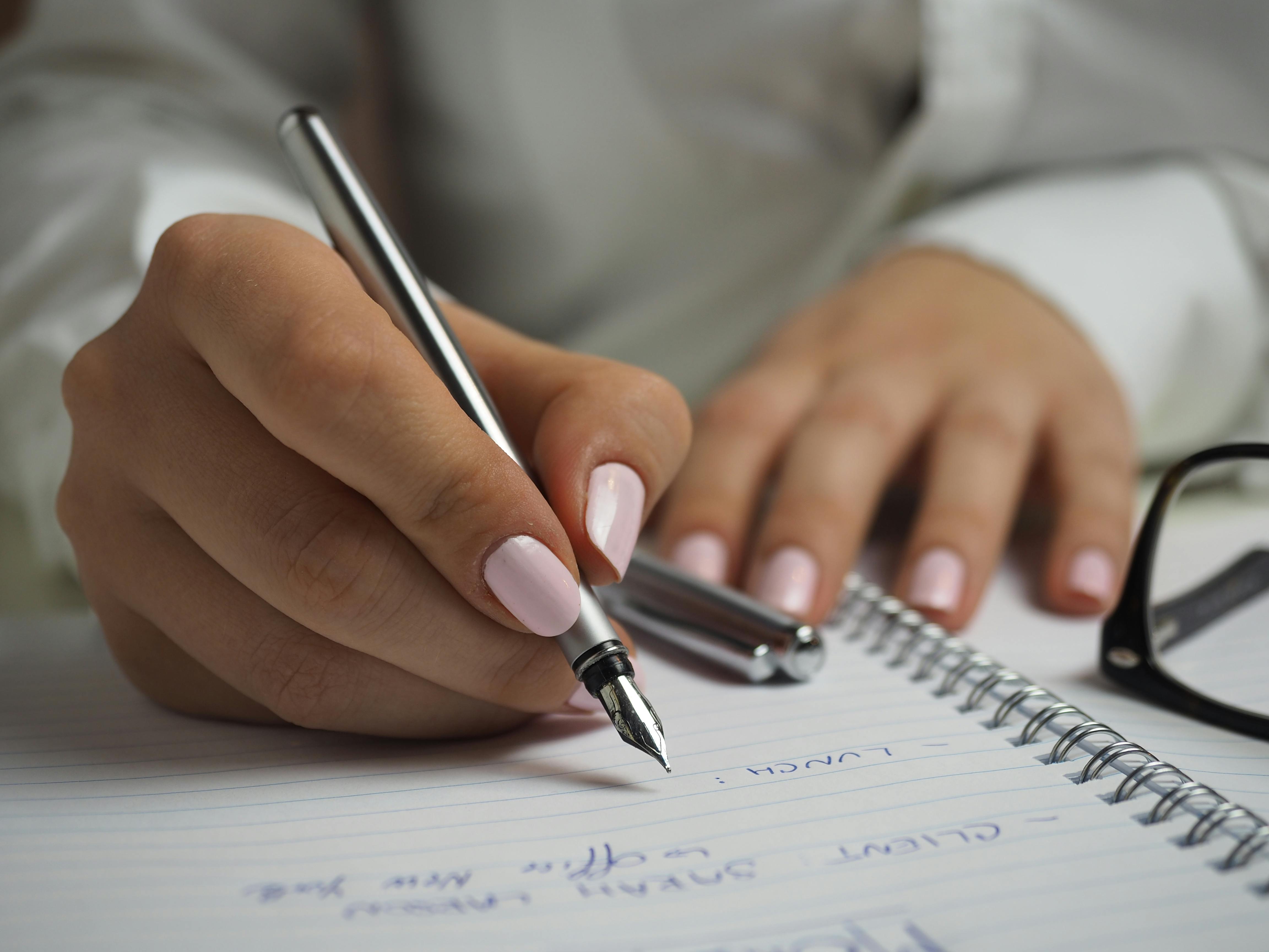 Routine administrative mensuelle : que faut-il vérifier tous les mois ?