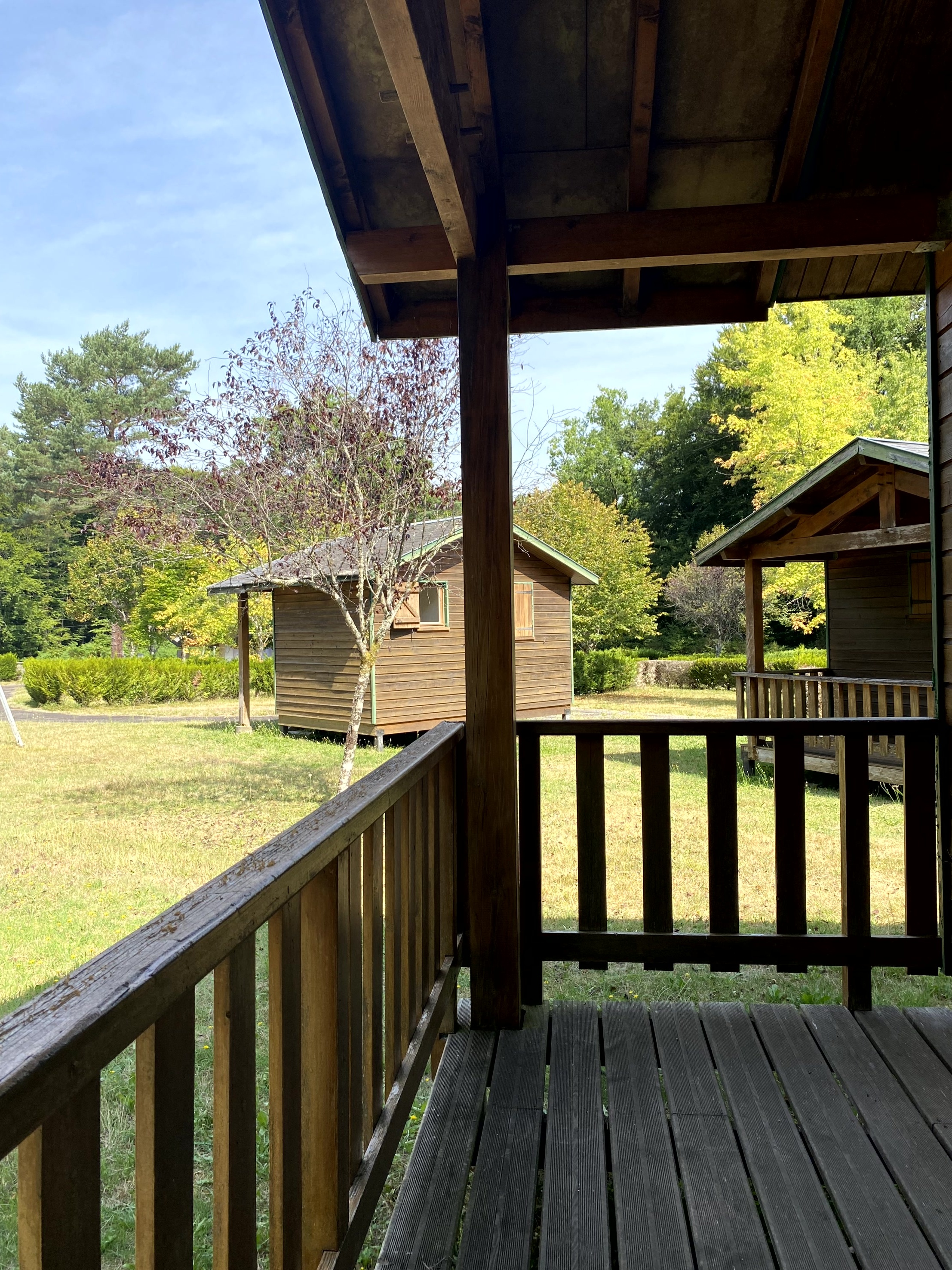 Terrasse chalet camping saint martin la meanne correze