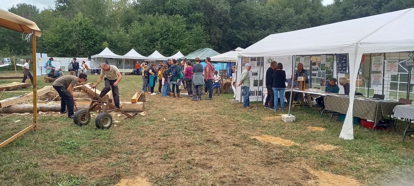 Le Collectif Transitions Périgord Noir, CTPN, présent lors de la 4ème édition du Festival des Scieurs et de la Forêt organisé à Tursac par la scierie associative Au Coin des Scieurs en septembre 2025.