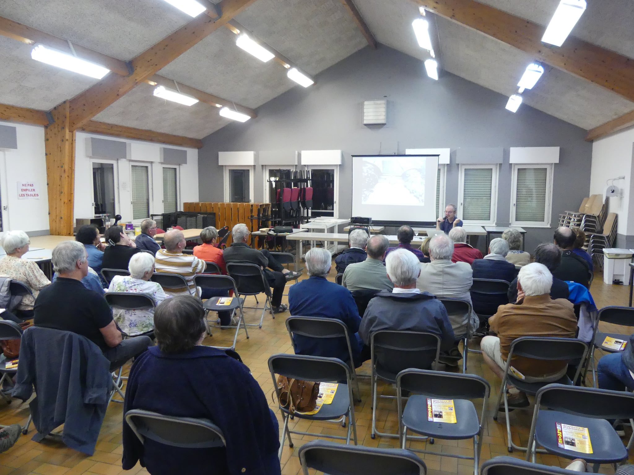 CONFÉRENCE