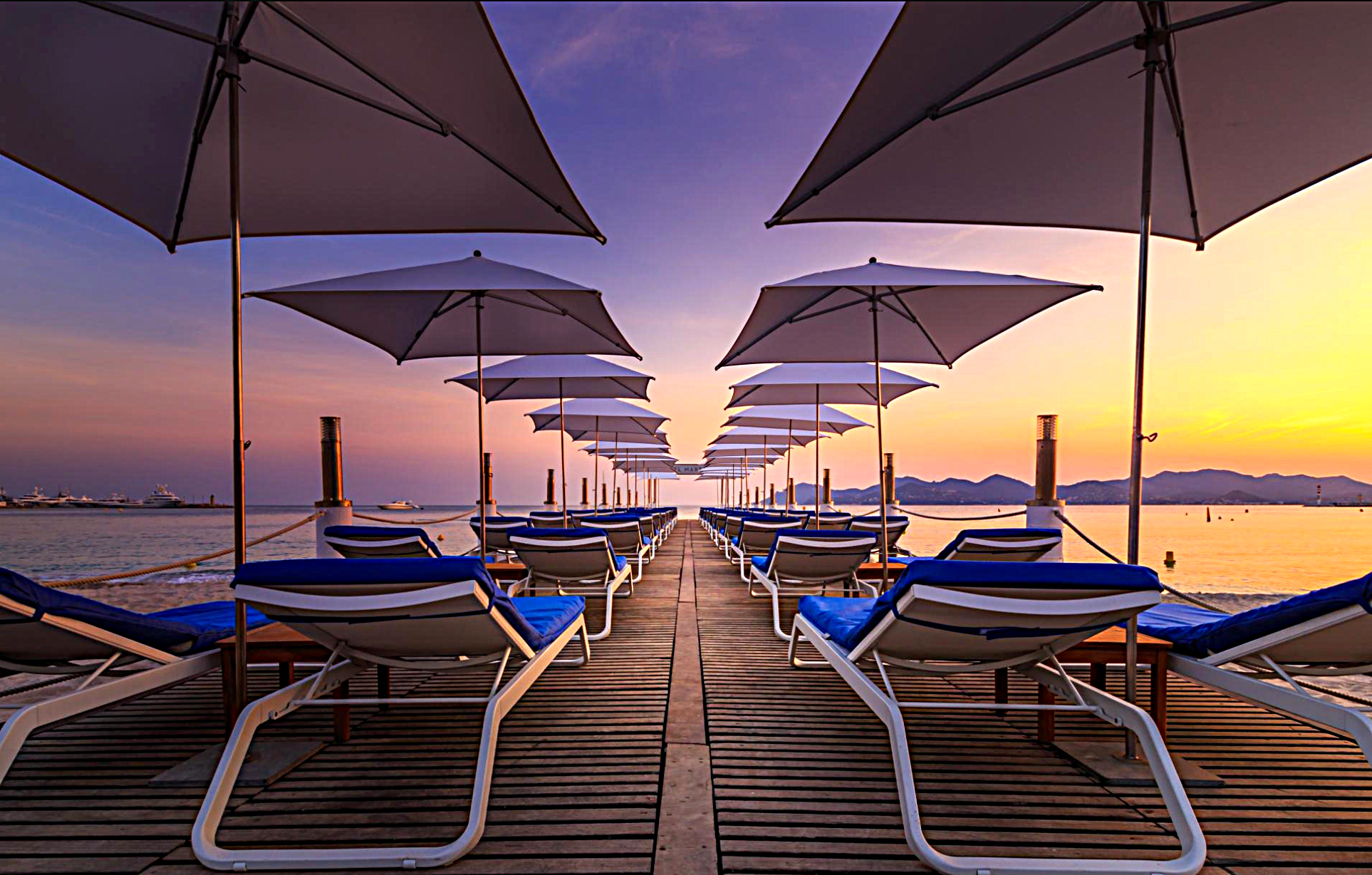 Ponton transats coucher soleil