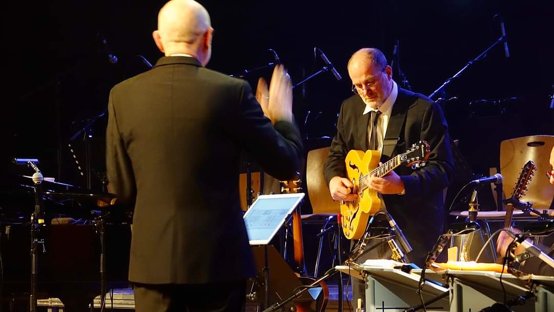 Big Olive guitariste de big band en concert jazz Alsace