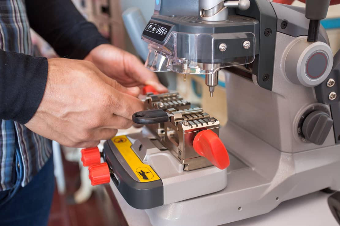 Automotive-key-cutting
