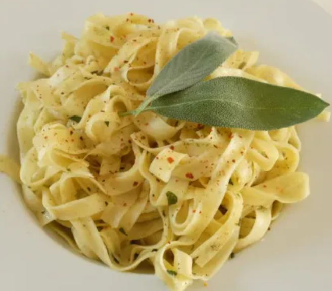 Tagliatelles-au-citron-et-a-la-sauge