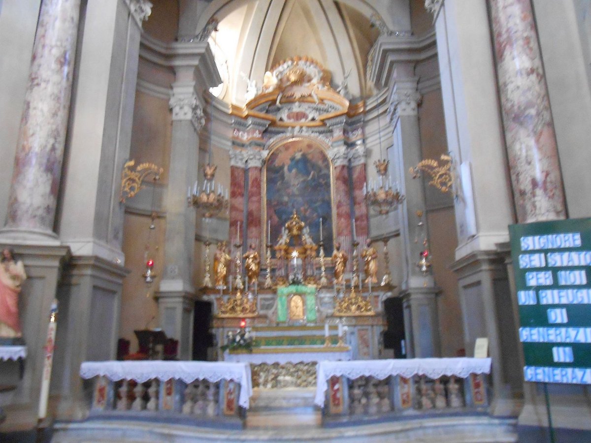 Interno chiesa 3