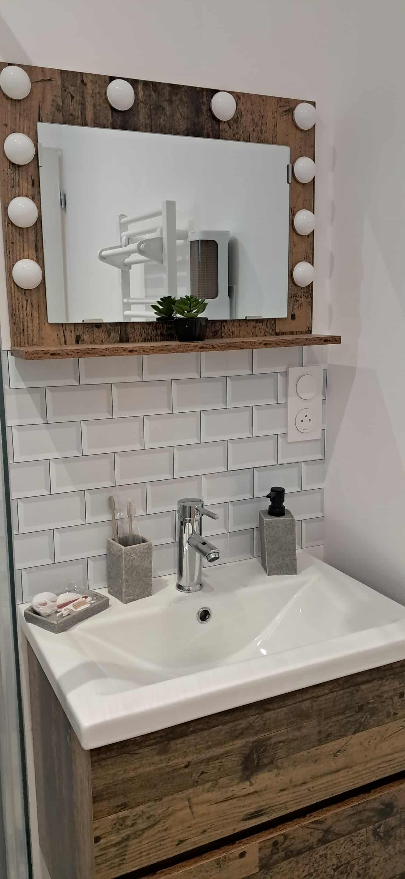 33d9e0df 5c8d 4ea4 a8a4 7c405cc0a5a1