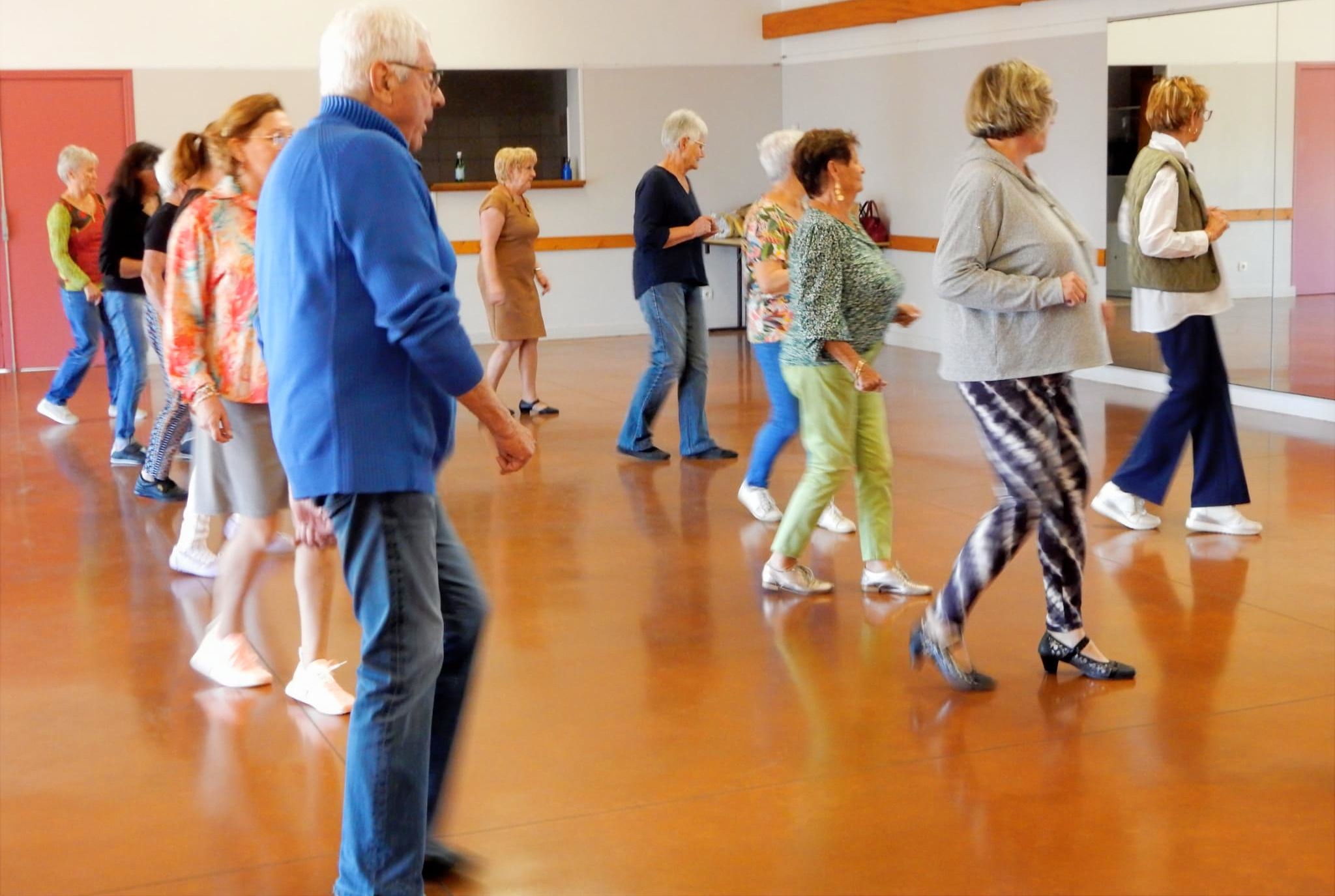 Alpeclatsdedanse photo groupe danse en ligne