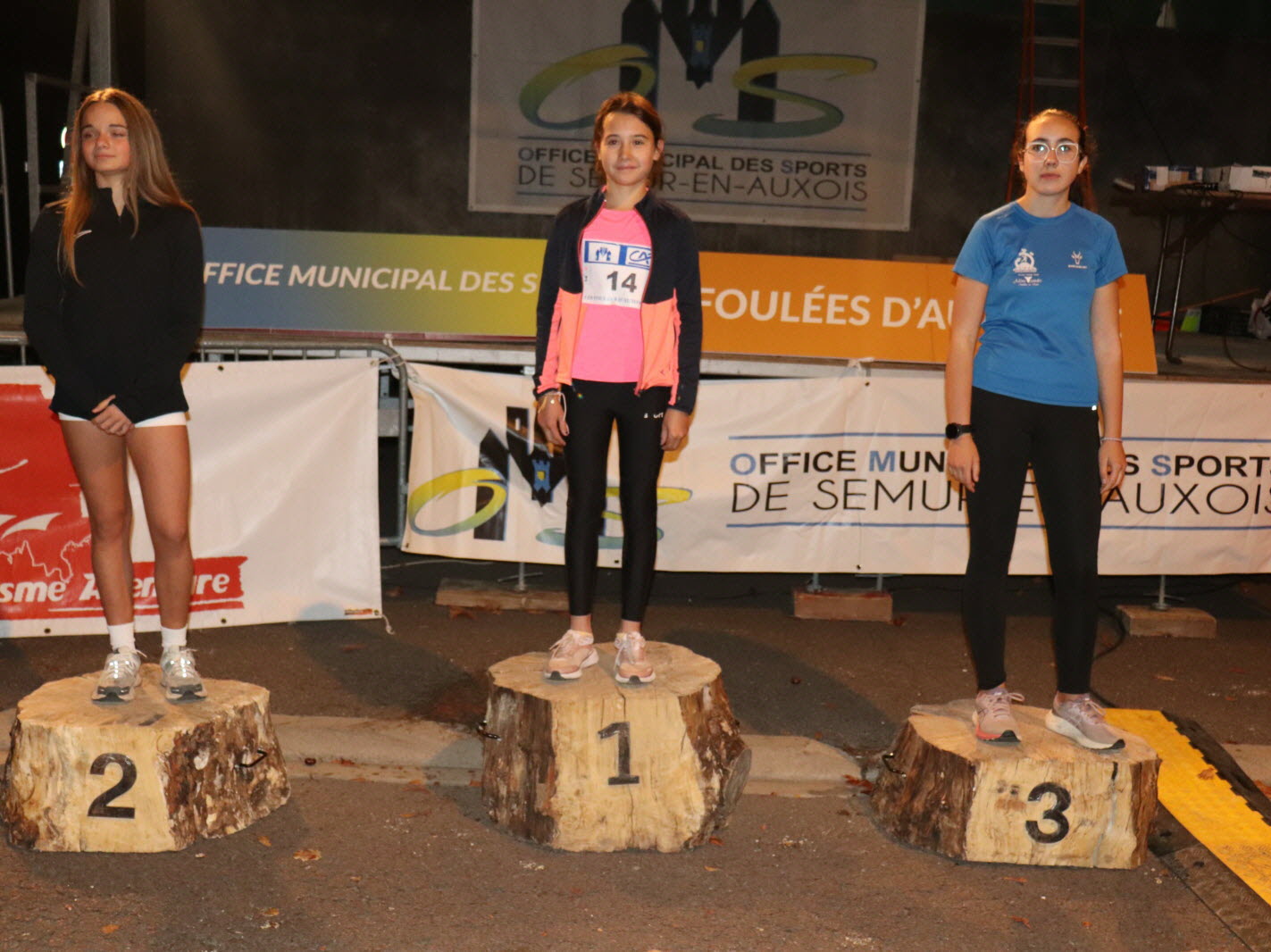 Le podium du 5 km en categorie quot minimes feminines quot lilia dorey lilly millot et charlyne roux photo nicolas boffo 1760267234