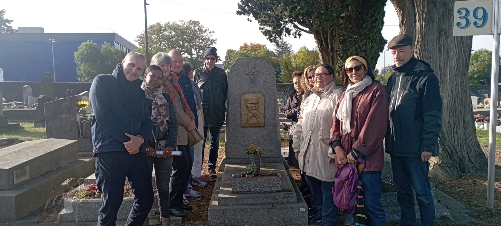 2025-10-12 Cimetiere-Lasalle-Tours-hommage-Leon-Denis