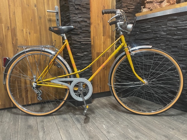 velo ville gitane acier jaune roue 650 pouces 3 vitesses taille de 1M60 a 1M75 prix 258 euro
