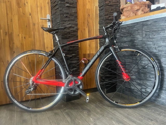 velo occasion fitness lapierre carbone rouge/noir 28P 22V tres leger taille de 1M60 a 1M78 prix 990 euro