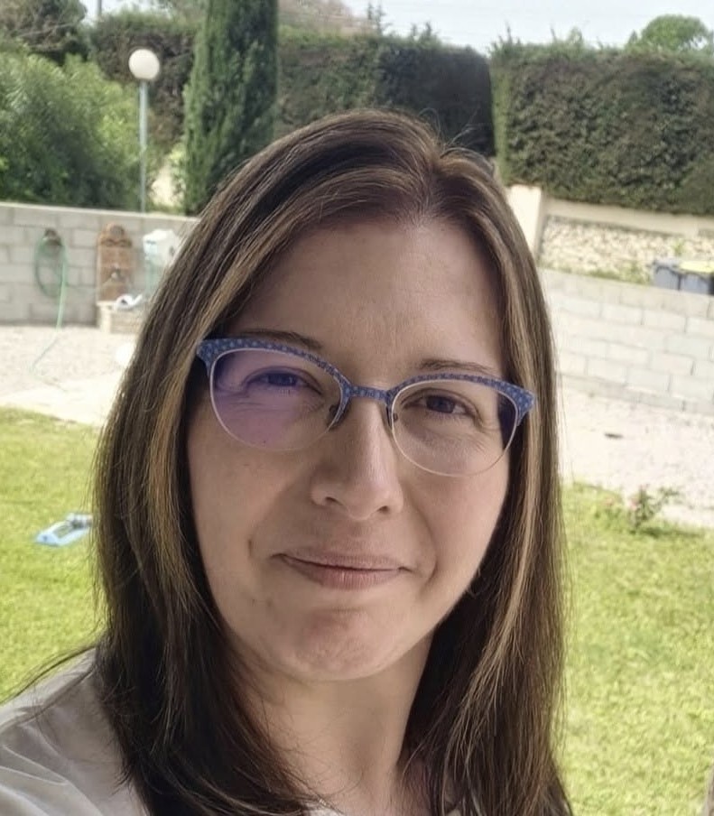 Stephanie-V