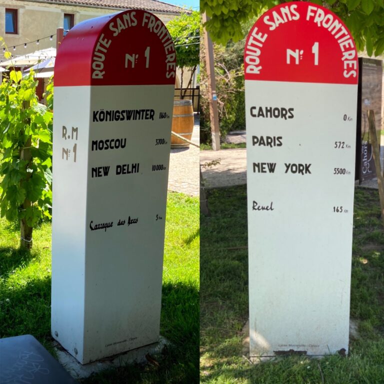 borne de cahors 

Cahors et Saint Cirq Lapopie ont accueilli un événement marquant du 27 au 29 juin 2025 : le Festival de la Paix. Ce festival, un carrefour de réflexions, d'échanges et d'initiatives citoyennes, qui vise à promouvoir des actions pour une paix durable.

Vendredi 27 juin : Une Ouverture en Fête
 Sur le Parvis de l’hôtel de ville, point de départ  avec des animations culturelles sur plusieurs sites emblématiques de Cahors.