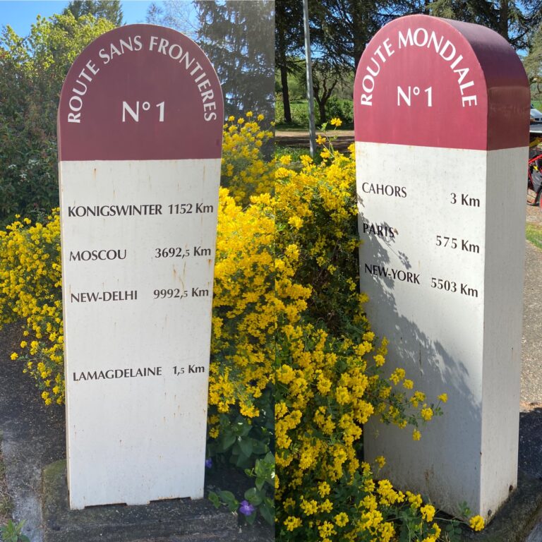 borne de la roque des arcs 
Cahors et Saint Cirq Lapopie ont accueilli un événement marquant du 27 au 29 juin 2025 : le Festival de la Paix. Ce festival, un carrefour de réflexions, d'échanges et d'initiatives citoyennes, qui vise à promouvoir des actions pour une paix durable.

Vendredi 27 juin : Une Ouverture en Fête
 Sur le Parvis de l’hôtel de ville, point de départ  avec des animations culturelles sur plusieurs sites emblématiques de Cahors.