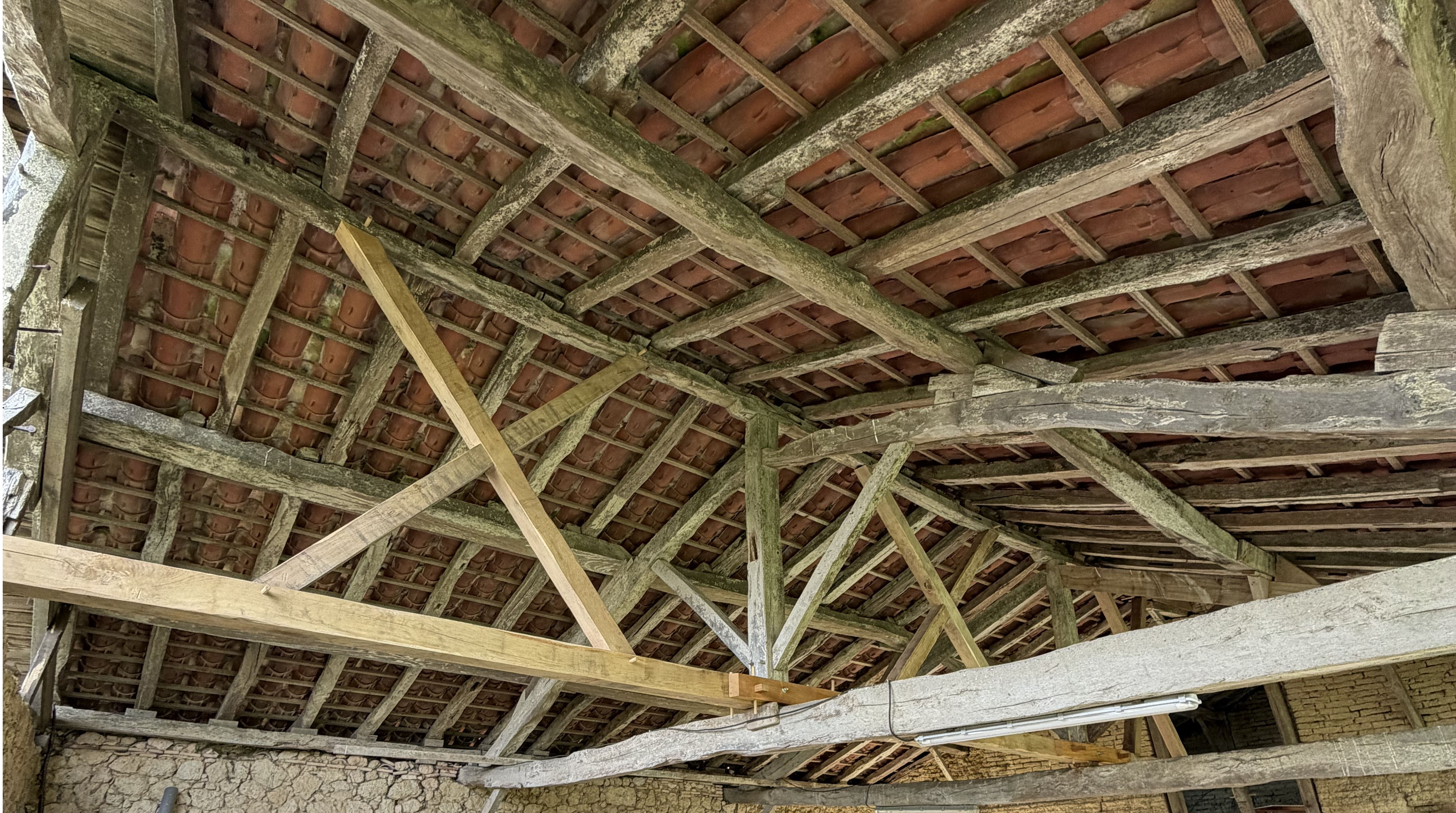 Renfort de charpente traditionnelle