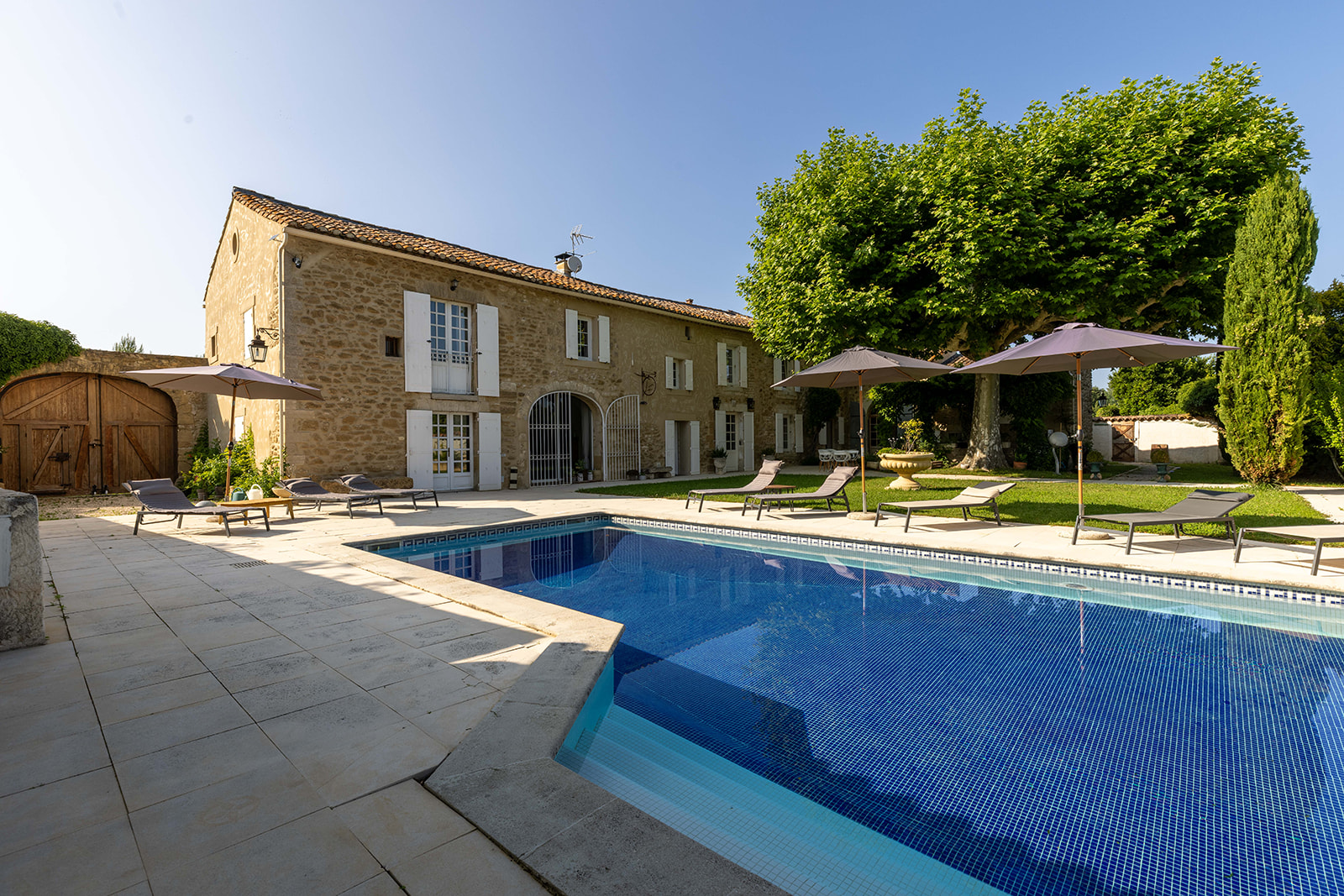 Exterieur piscine et mas