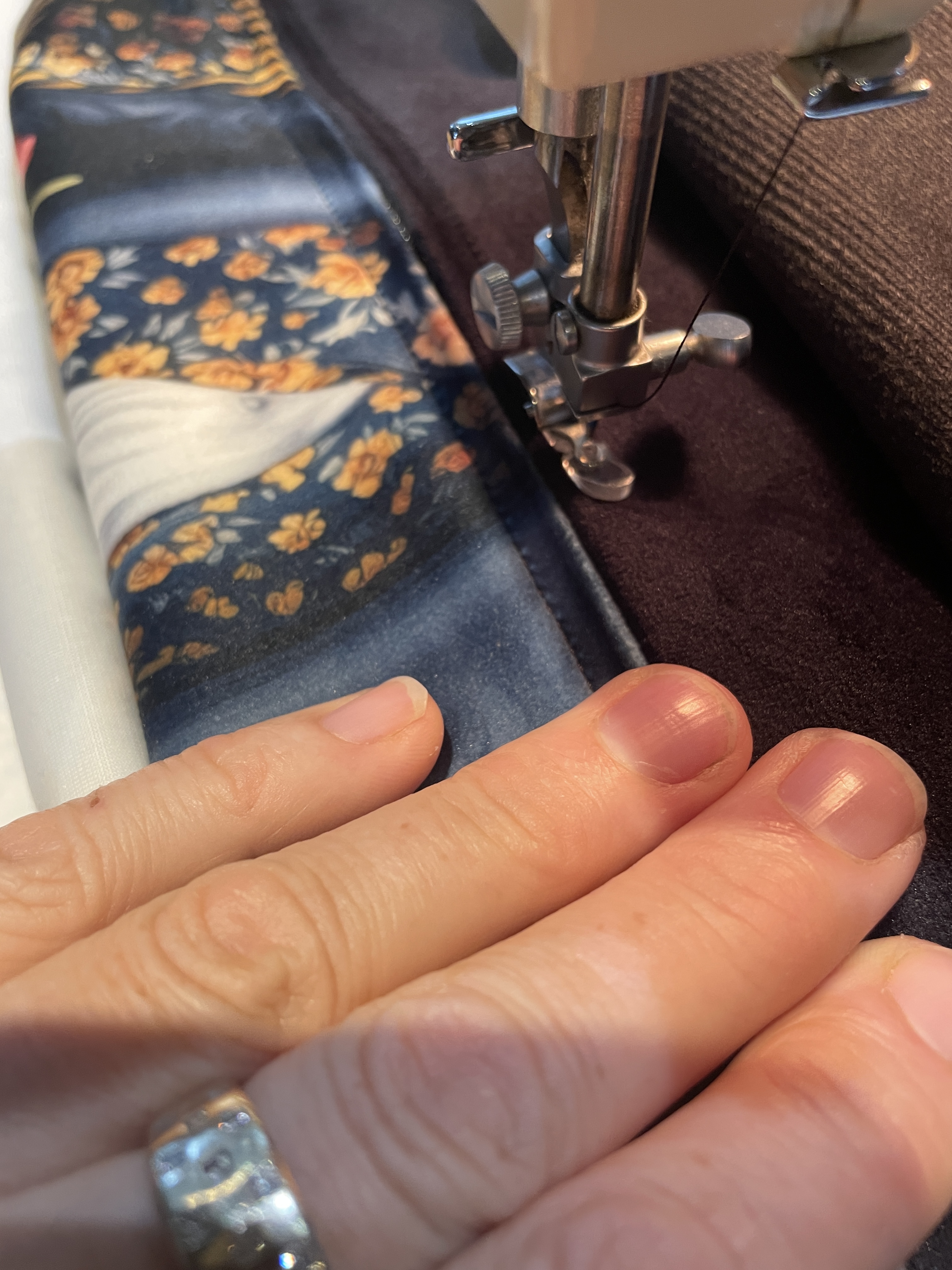 Atelier les renaissances relooking meubles restauration fauteuil tapissier decorateur saint medard en jalles tapissier bordeaux tapissier medoc tapissier lacanau