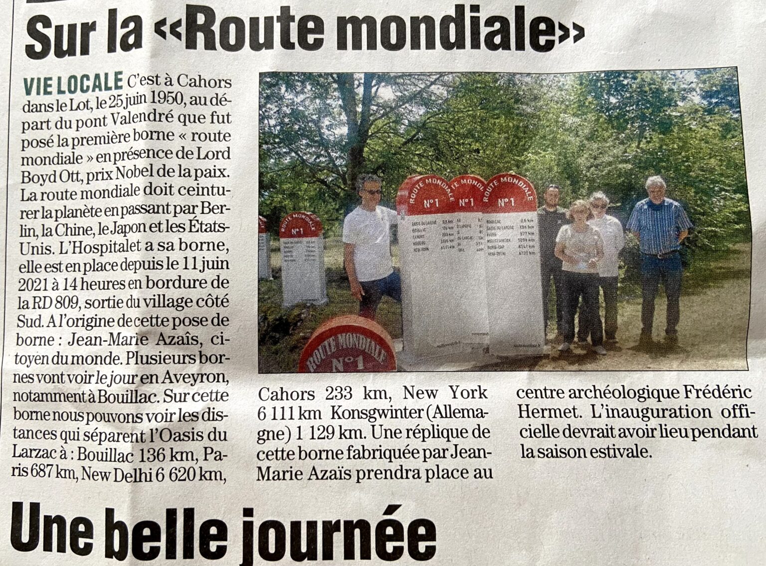 Bonjour citoyenne, bonjour citoyen,
Nous avons le plaisir de partager avec vous les dernières nouvelles de notre mouvement. Au cours
des quatre derniers mois, nous avons accueilli 20 nouveaux citoyens dans notre communauté ! Pour
continuer à faire croître ce mouvement collectif, je compte sur vous pour transmettre nos valeurs à
vos proches. N’oubliez pas que le bulletin d’inscription est disponible en téléchargement sur notre
nouveau site : [routemondiale.fr](http://routemondiale.fr).
Le vendredi 25 avril, une lettre a été envoyée en vélo solaire depuis L’Hospitalet, portée par deux de
nos citoyens engagés dans le cadre du Suntrip 2025 : Bernard Cauquil et François Medalle.
Mohamed Bannour attend avec impatience le vélo messager de la « vélo-postale ». N’hésitez pas à
visionner la vidéo qui illustre le jumelage entre la Borne de l’Oasis du Larzac et Zagora.