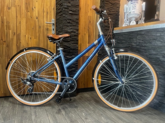 velo vtc/ville giant aluminium bleu 28 pouces 7 vitesses taille de 1M55 a 1M72 prix 398 euro