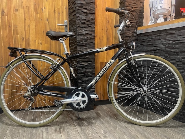 velo vtc/ville giant master aluminium noir 28 pouces 6 vitesses taille de 1M55 a 1M75 prix 288 euro