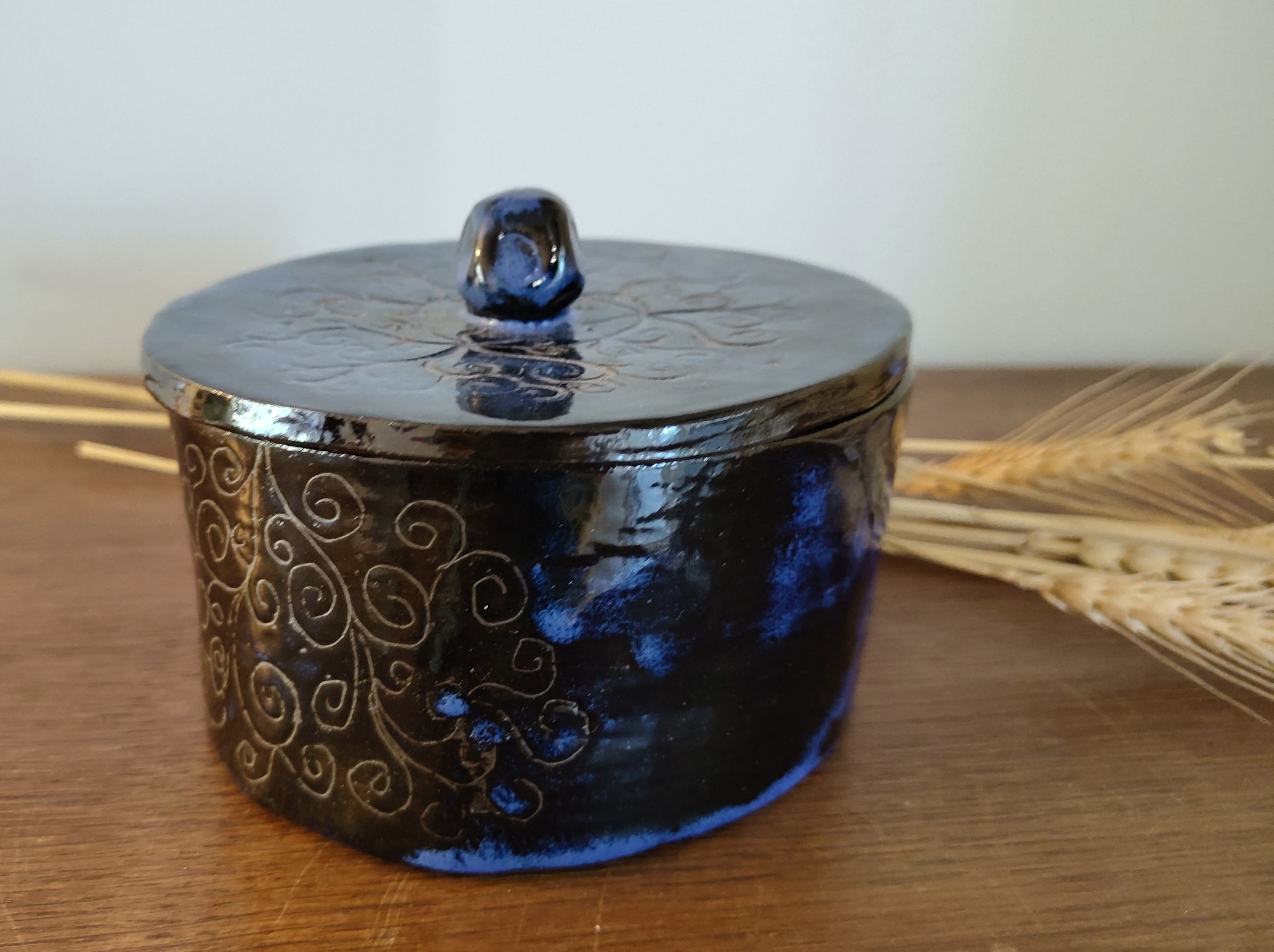 Boite bleu de cendres