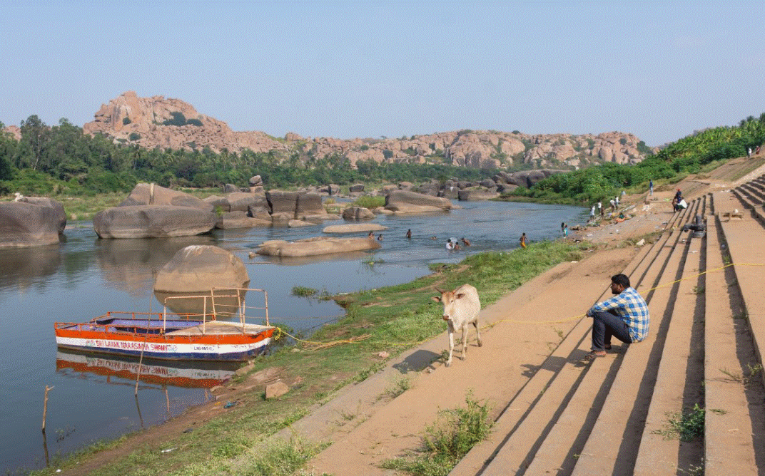 The-other-side-of-Hampi-