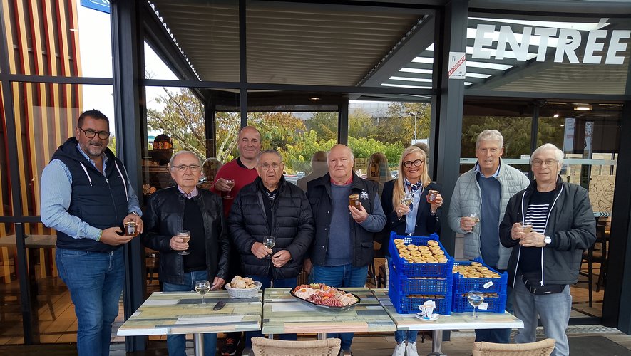 INTERMARCHE  - 110 pots de miel pour les jeunes écoliers