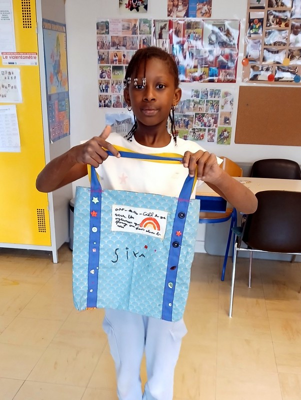 28 thumbnail 1000000543