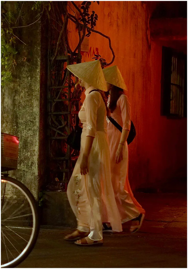 N°12 - Les deux jeunes filles