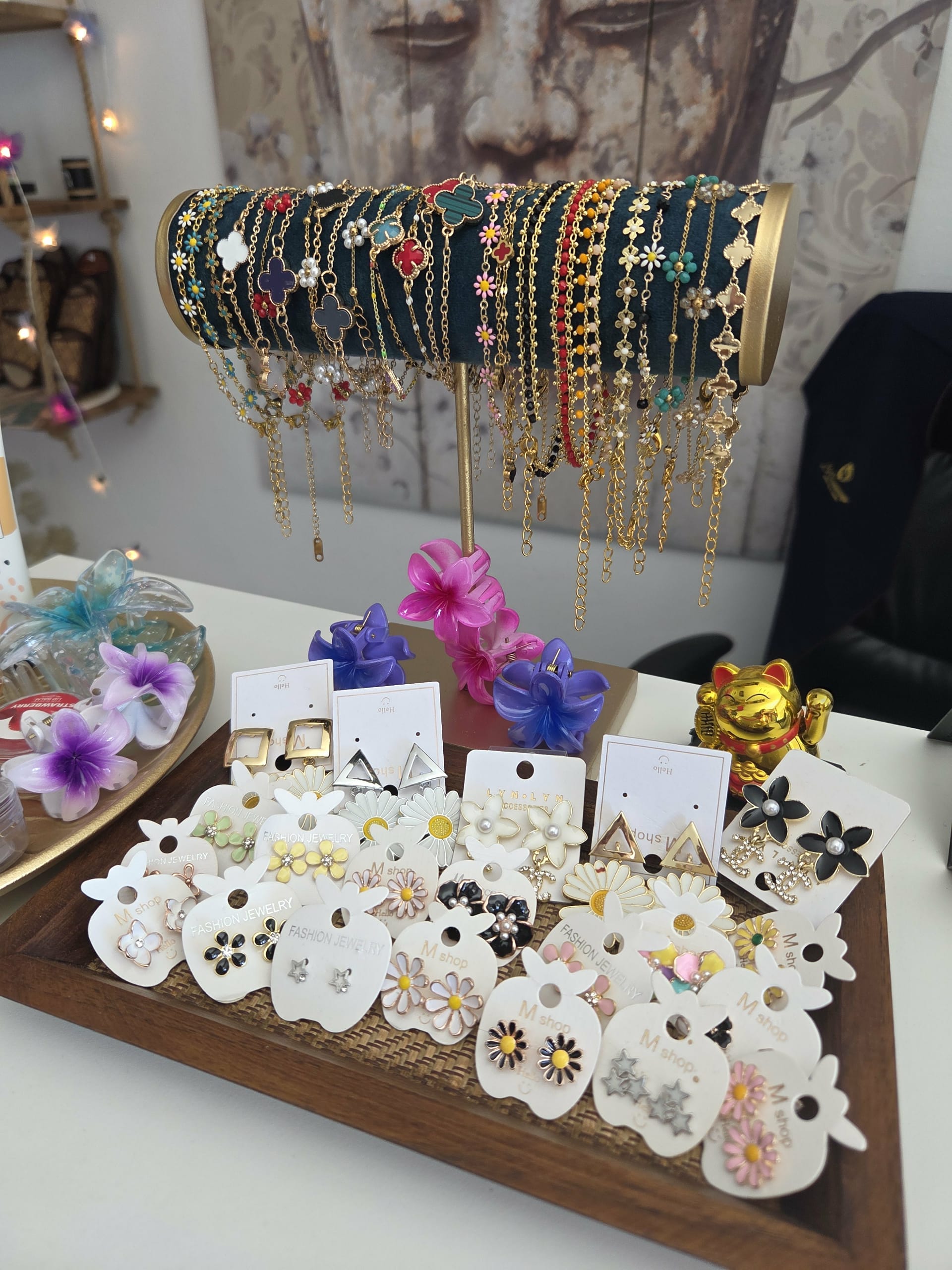 Boucle d'oreille, bracelets & chaînes de cheville en vente chez Lit'Dromassage 