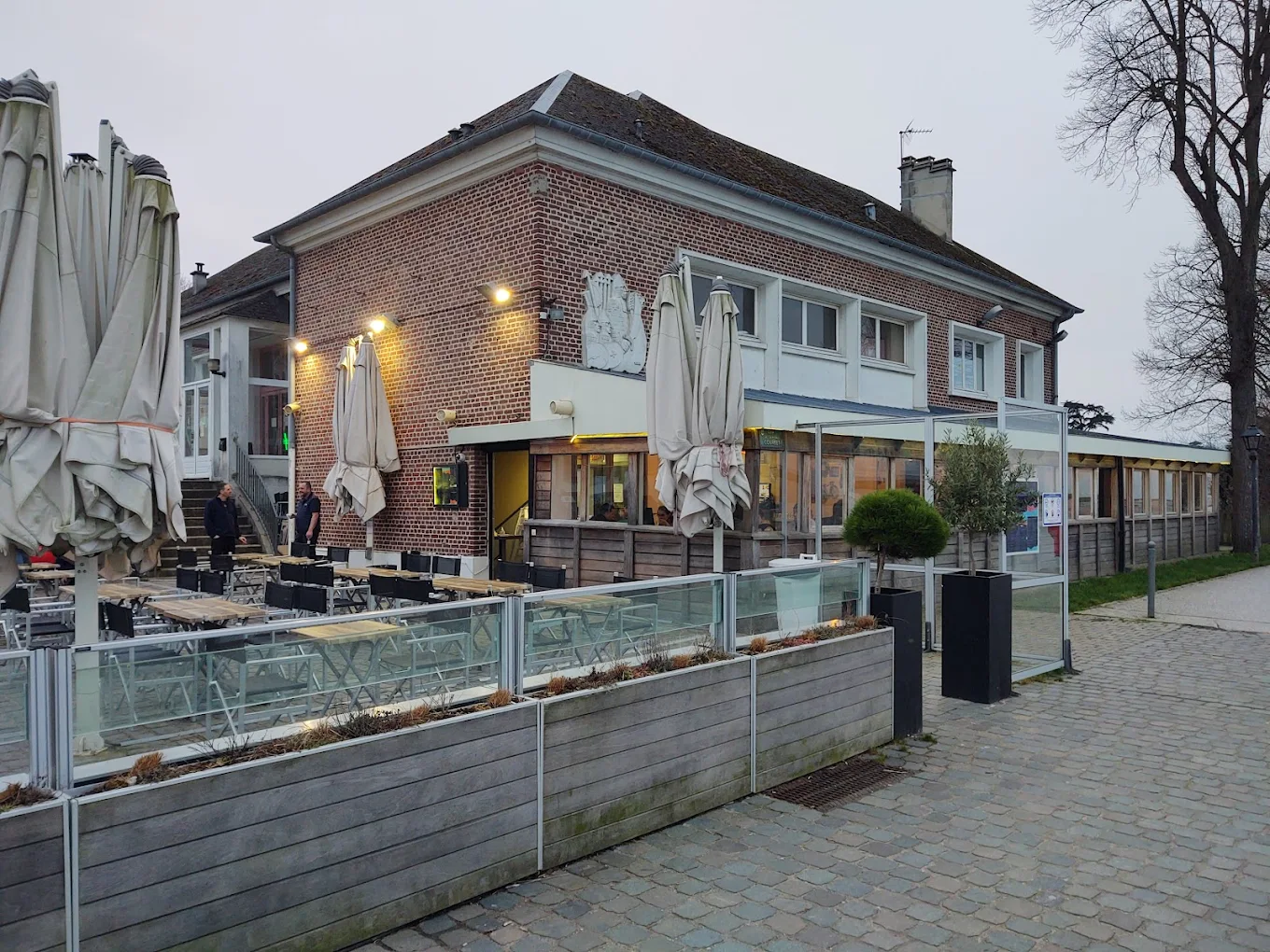 La-terrasse-resto-St-valery