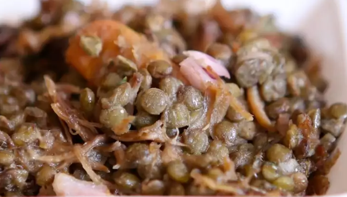Salade-de-lentilles-tiedes-au-confit-de-canard