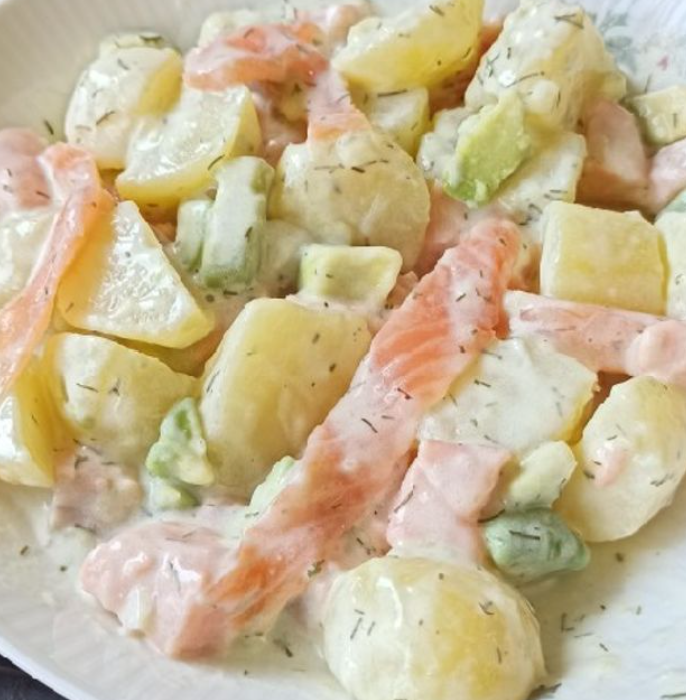 Salade-de-pommes-de-terre-au-saumon-fume