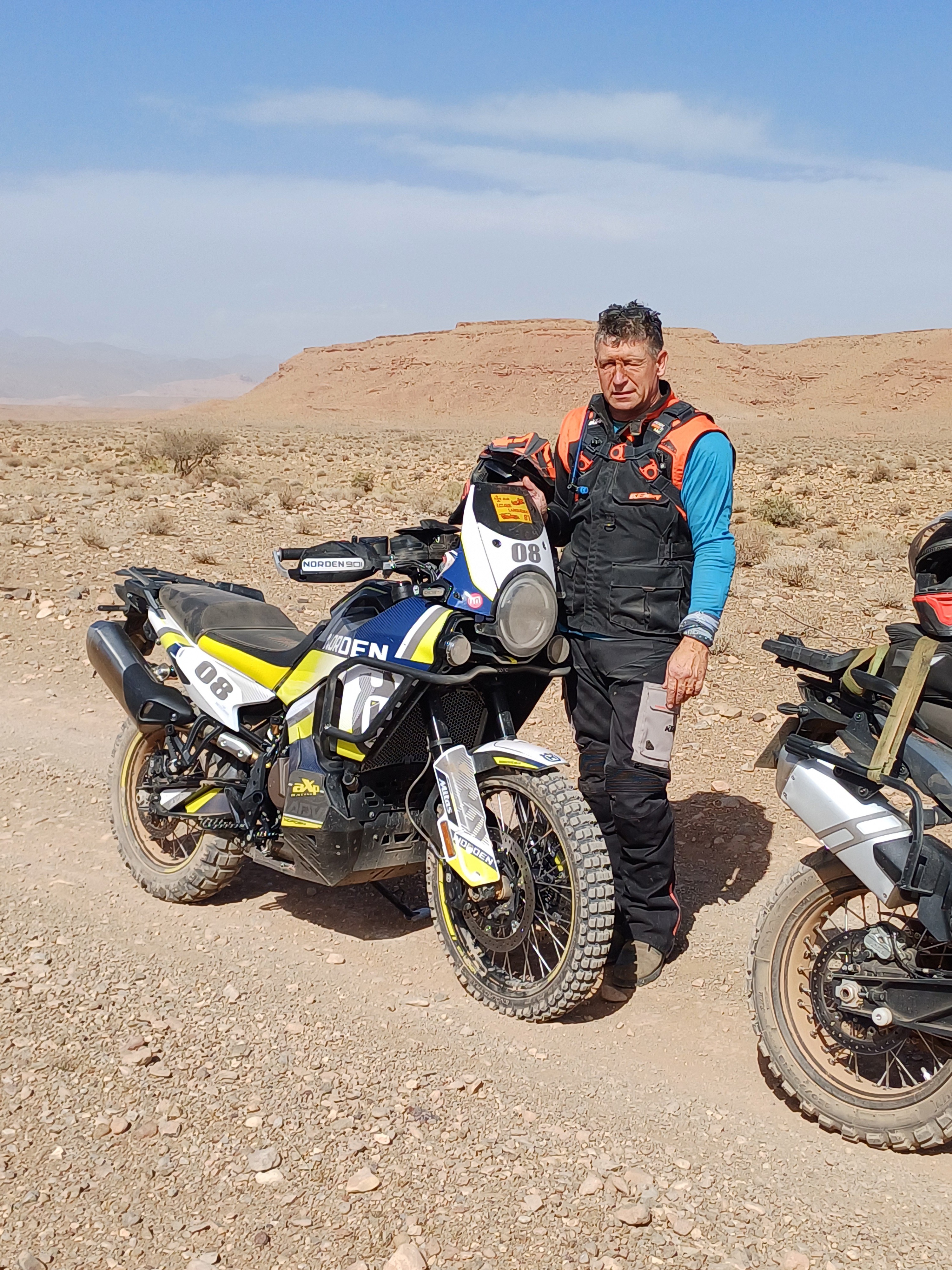 Mazars en moto des sables